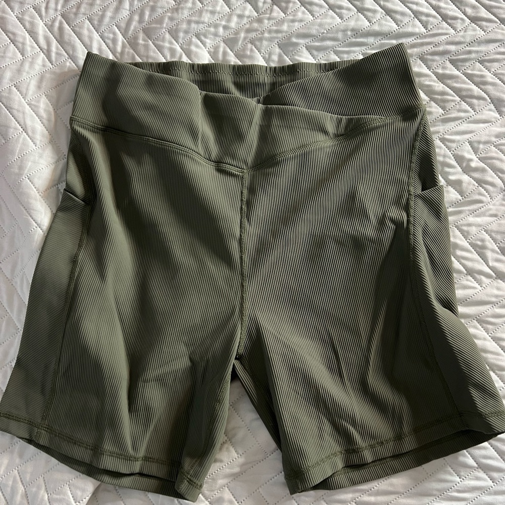 Amazon Olive Women's Bike Shorts